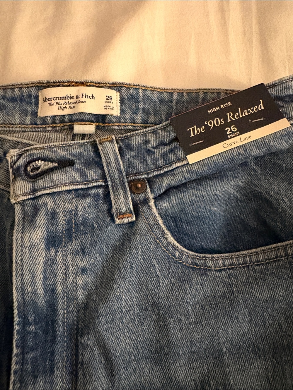 Abercrombie & Fitch Women’s Relaxed High-Rise Jeans in Light Blue Wash
